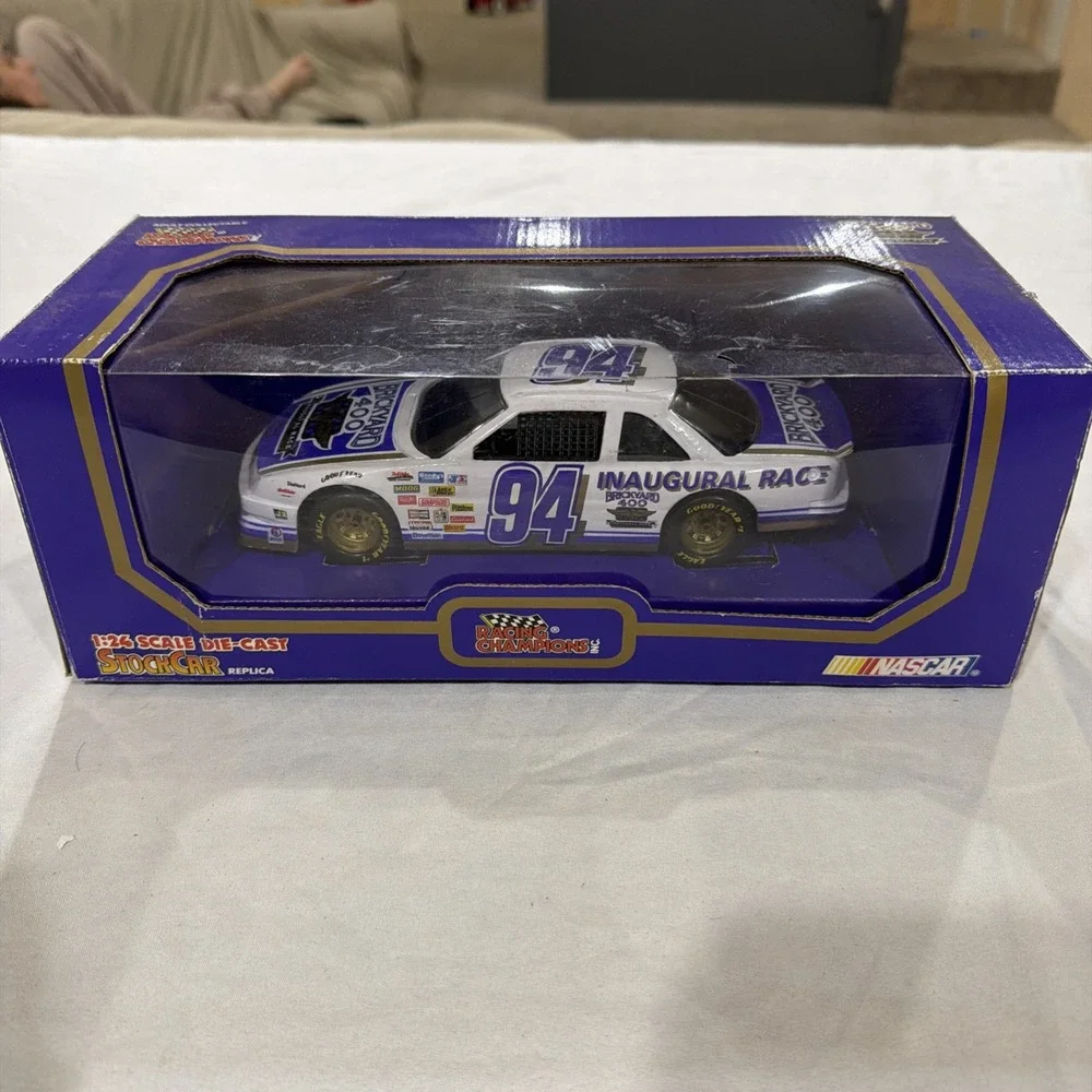 1994 Racing Champions Brickyard 400 Inaugural Race Stock Car 1:24 Diecast NASCAR